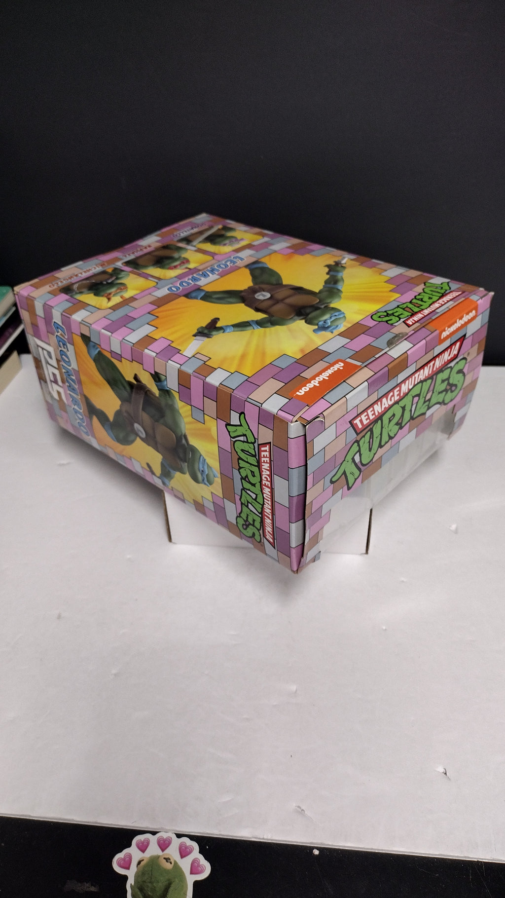 Teenage Mutant Ninja Turtles: Leonardo 1:8 Scale Statue (PCS Collectibles)