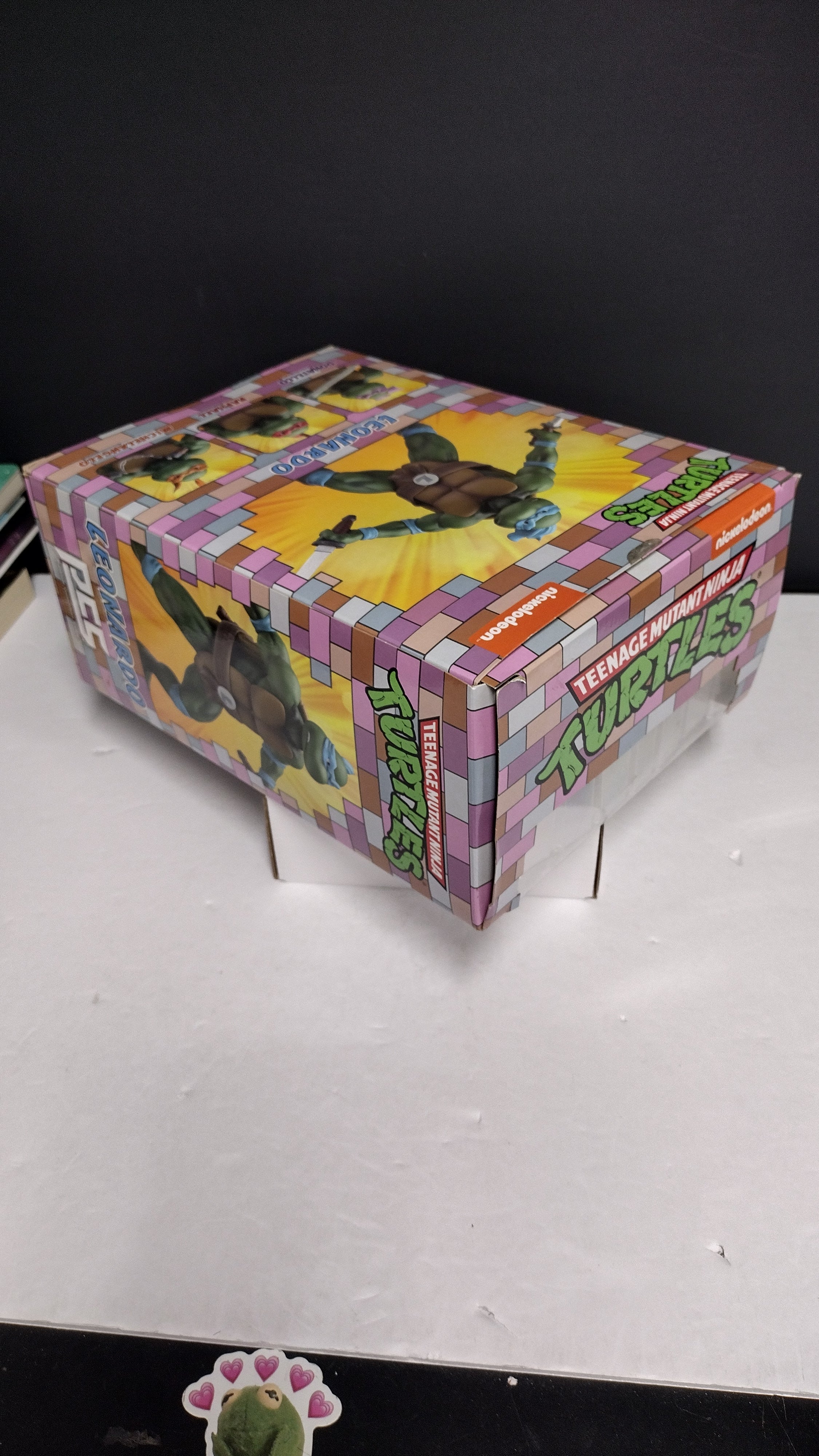 Teenage Mutant Ninja Turtles: Leonardo 1:8 Scale Statue (PCS Collectibles)
