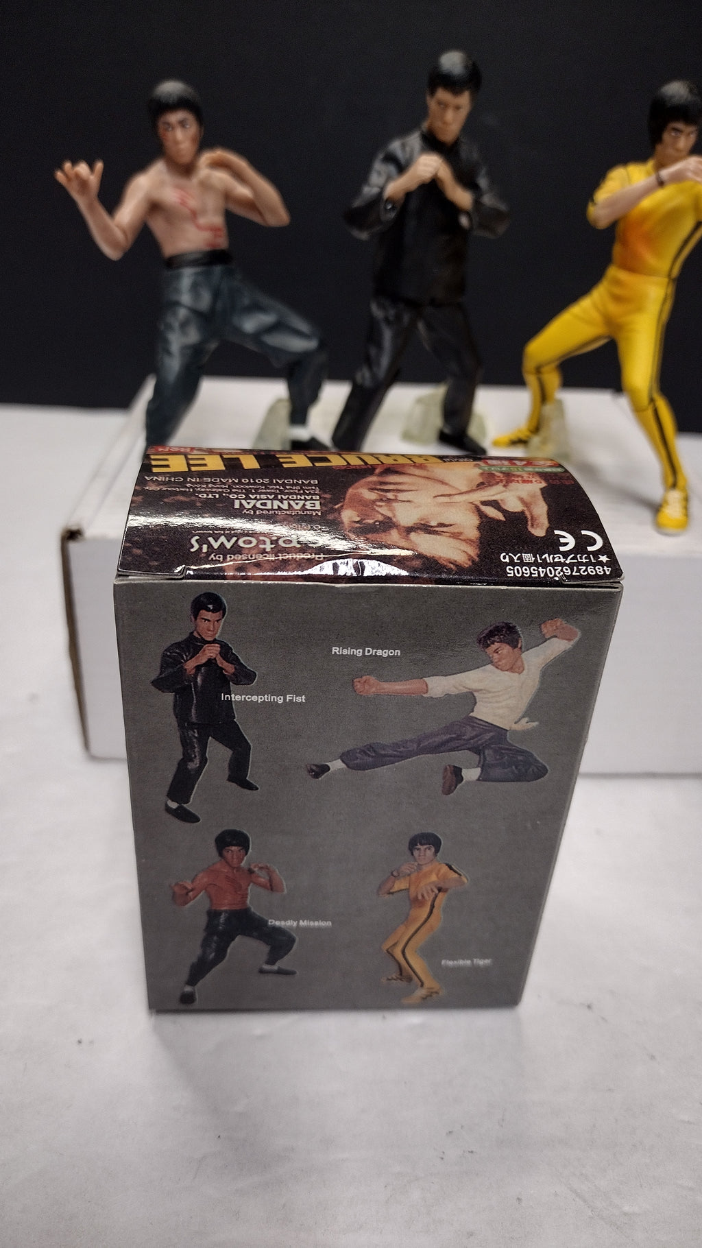 Bandai Kung Fu Masters of Legend Bruce Lee Figure Set of 4 (C. P. Tom / Official License - Loose w/ 1 Box, Missing Flying Kick Stand)