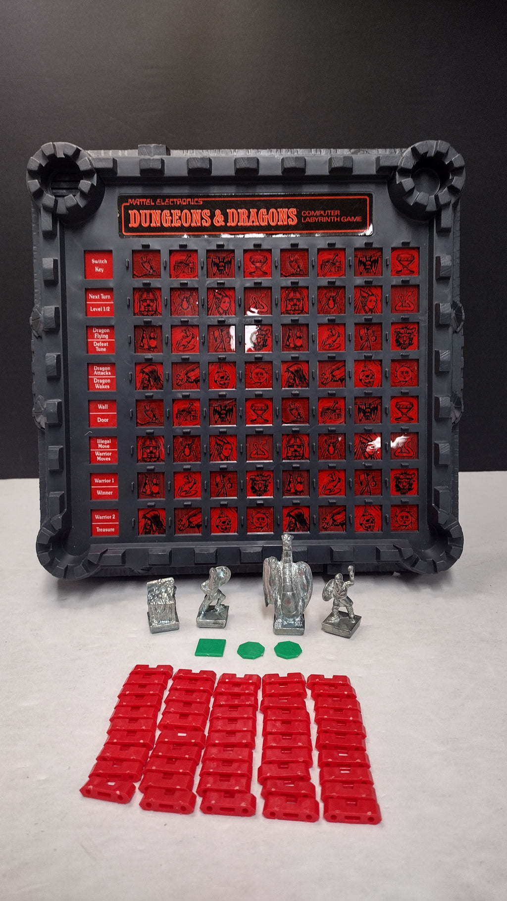 Vintage 1980 Mattel Electronics Dungeons & Dragons Computer Labyrinth Game (100% Complete with Box & Cards)