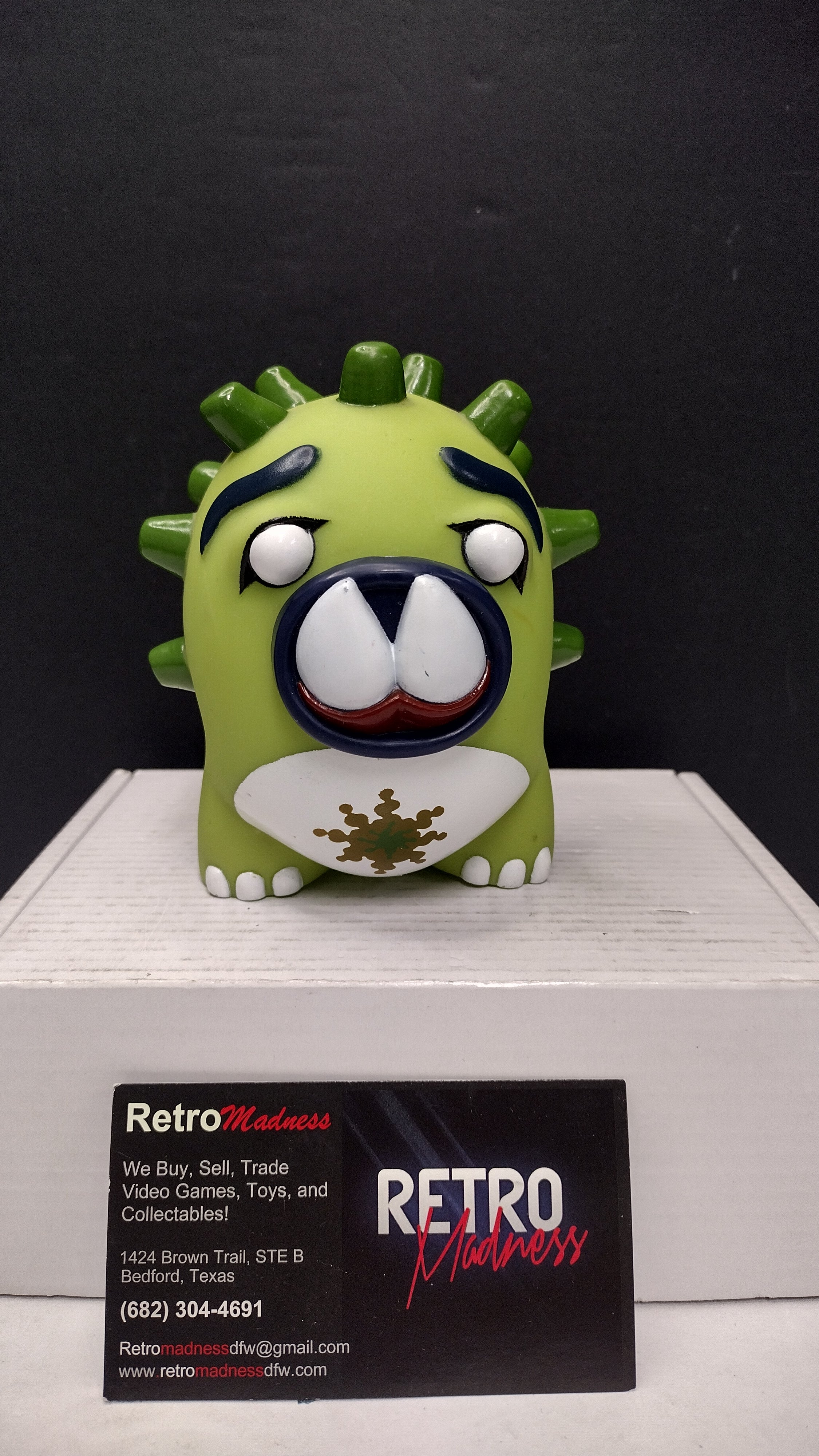 Attaboy The Axtrx "Nubbed Creature" Designer Vinyl Art Toy (Rock America - Loose w/ 1 Mouth Accessory)