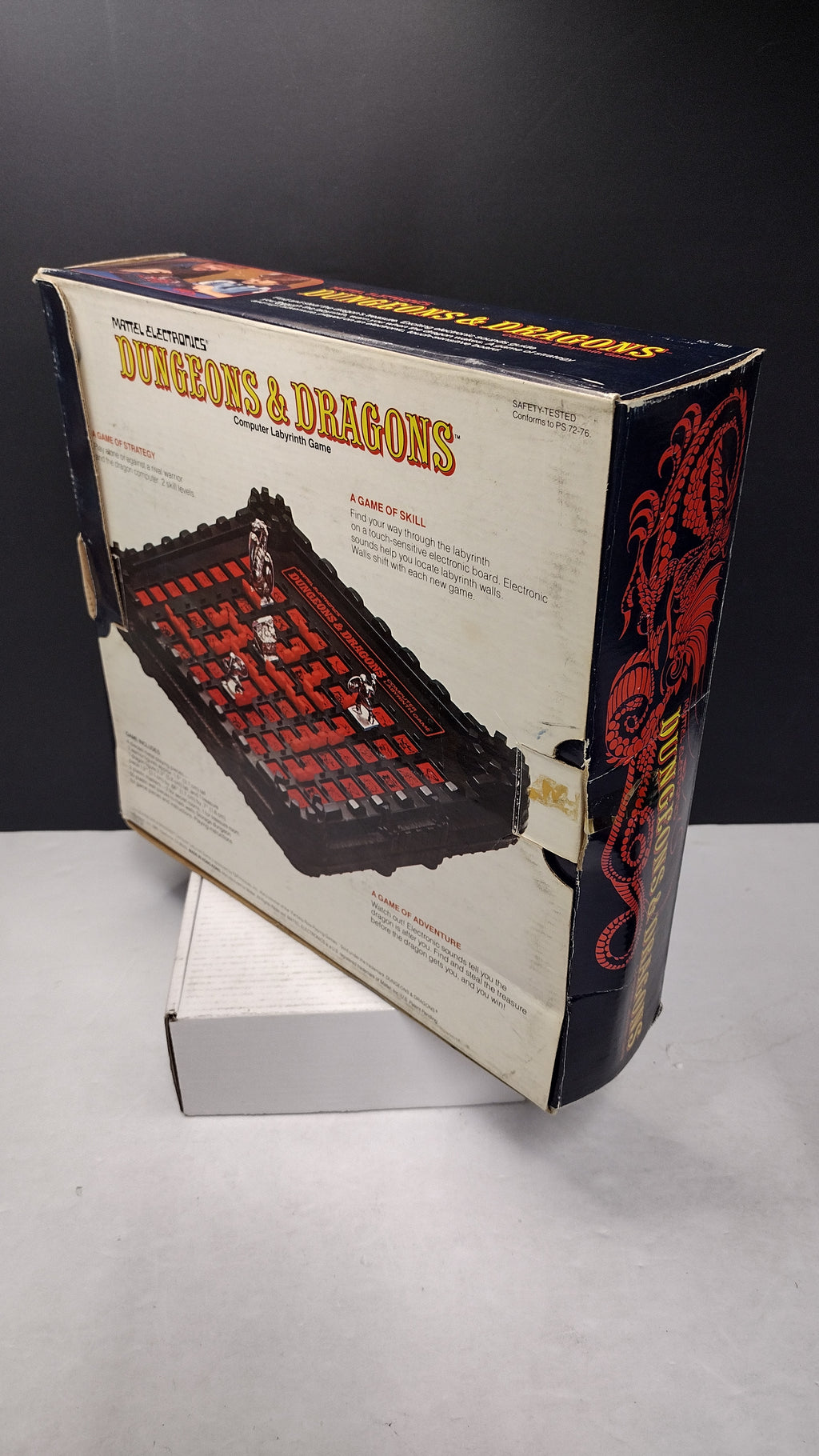 Vintage 1980 Mattel Electronics Dungeons & Dragons Computer Labyrinth Game (100% Complete with Box & Cards)