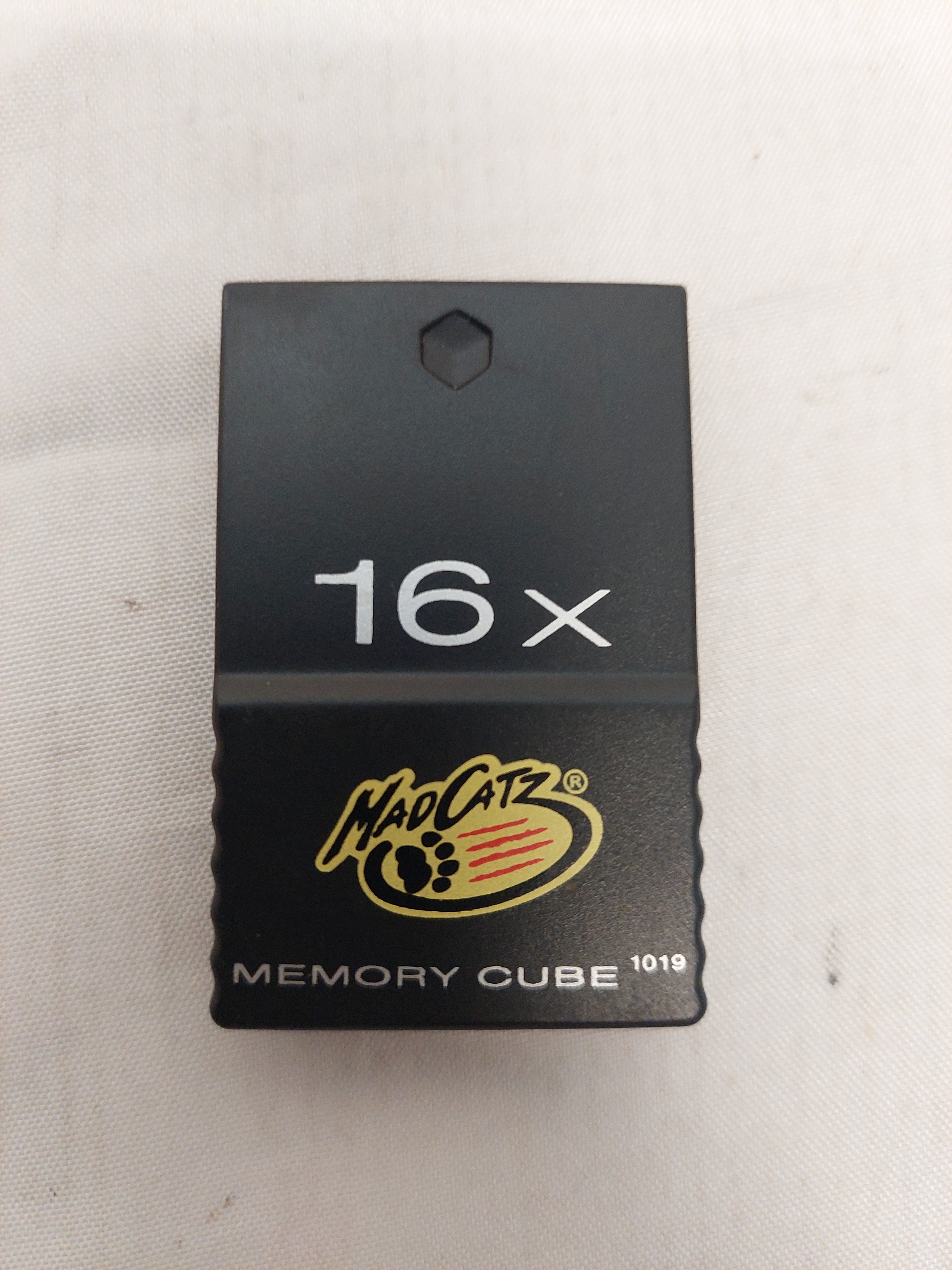 Mad Catz 16x Memory Cube Card Black Untested