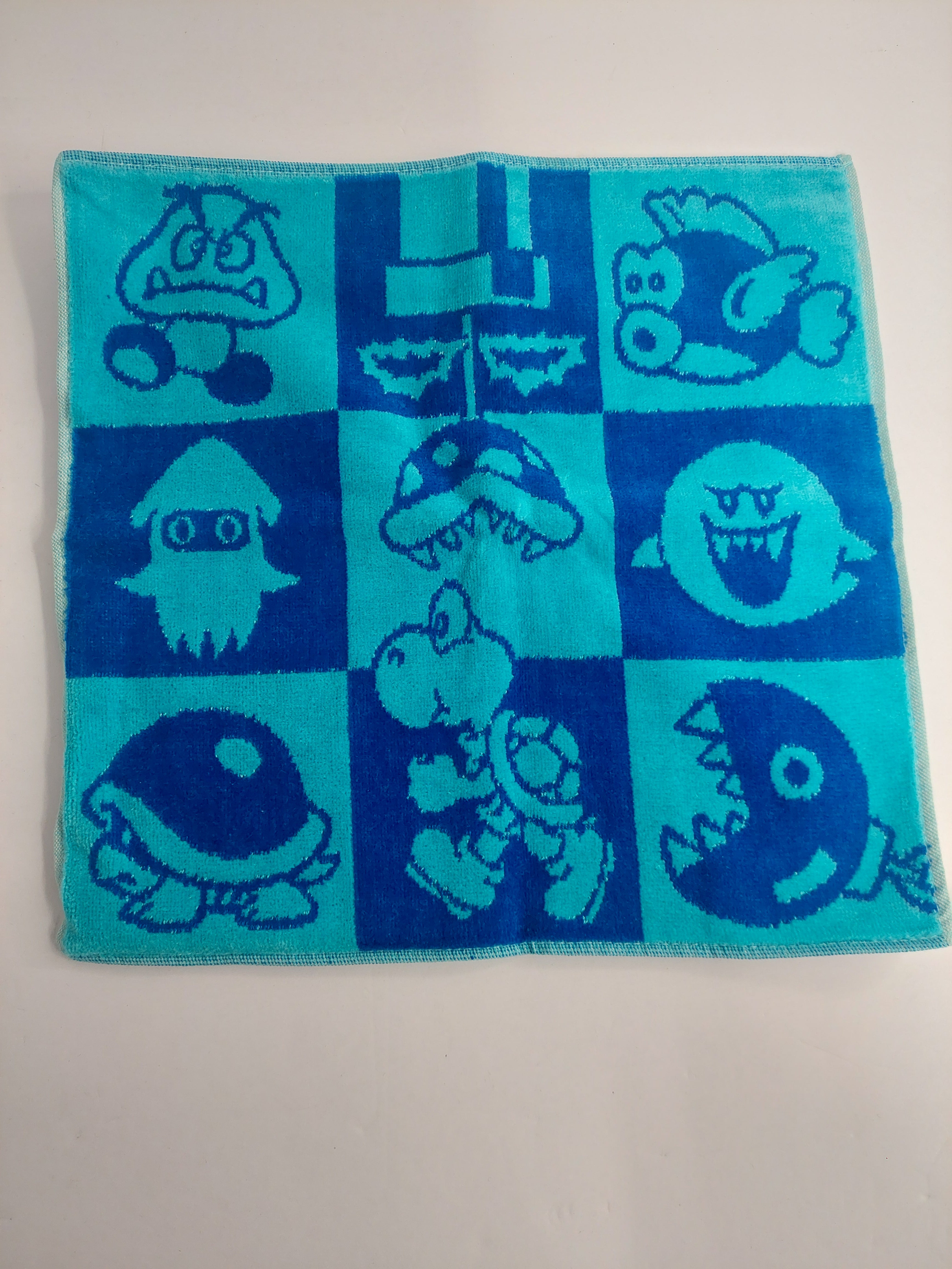 Nintendo Club Super Mario Bros. 9.5" x 10" Hand Towel