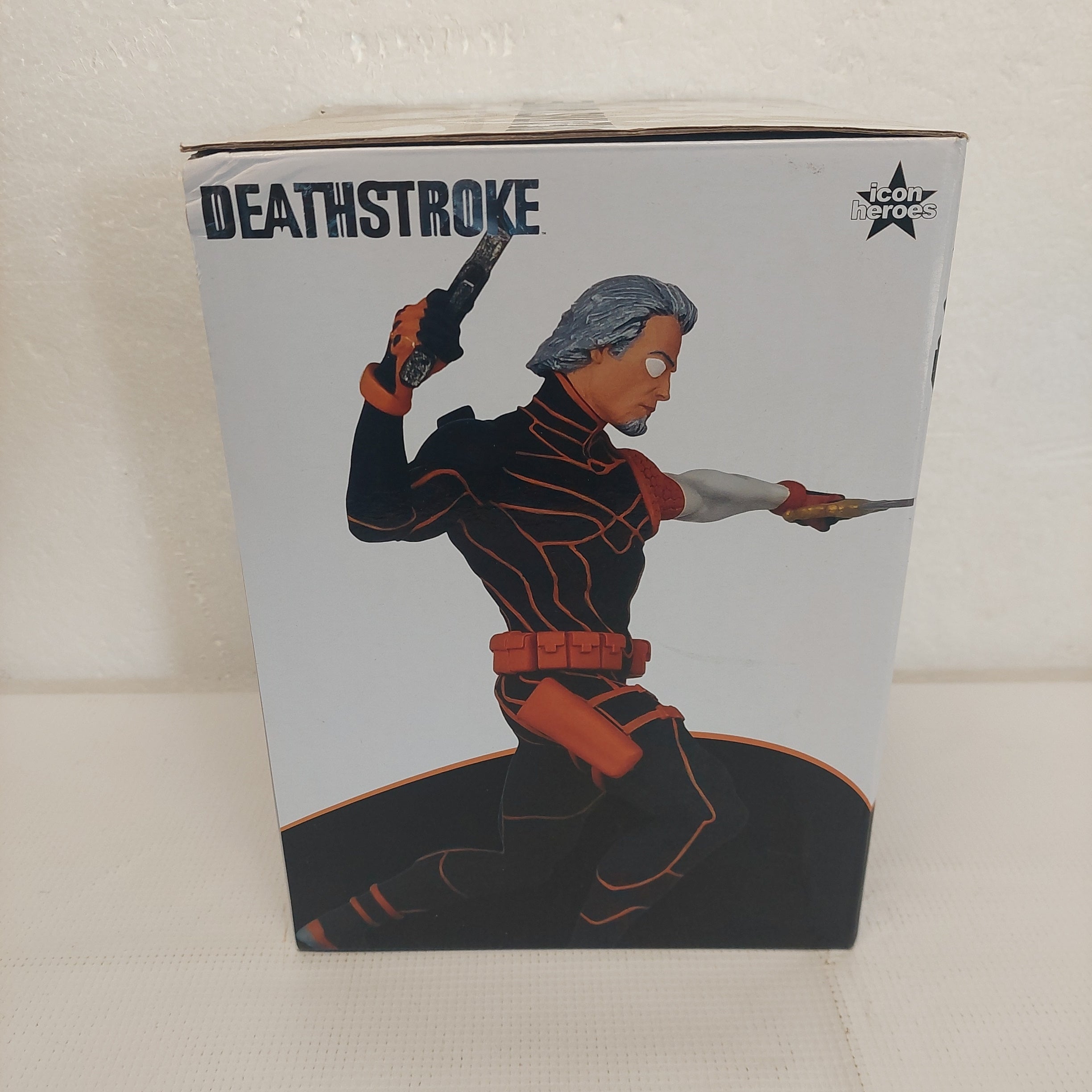 Icon Heroes Deathstroke Rebirth Collectible Statue