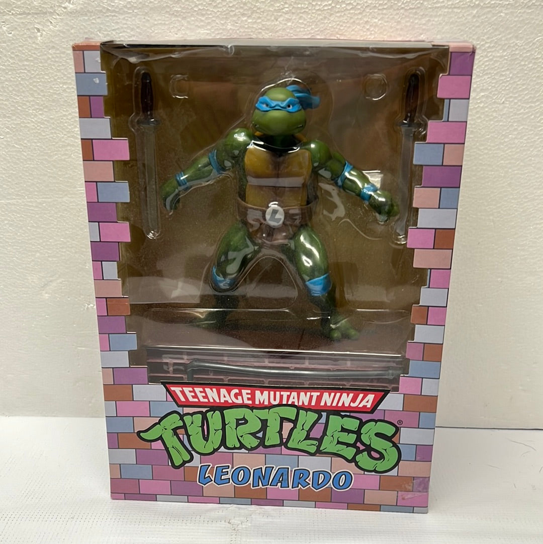 TMNT Leonardo Statue – Retro Madness